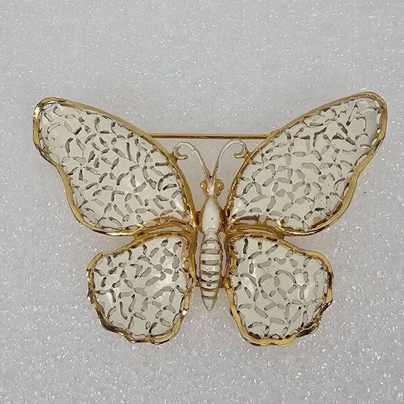 Vintage Butterfly White Enamel Brooch Pin Gold Tone Cut Out Open Work Ornate - Picture 1 of 8